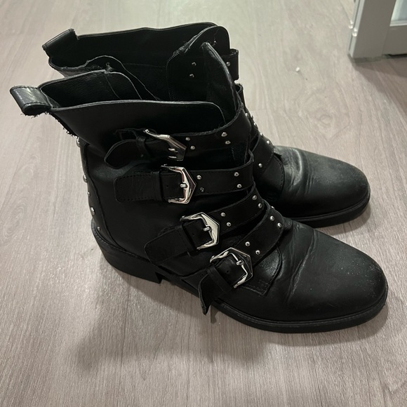 Carvela Kurt Geiger multi strap leather ankle boots, size 38 - Picture 2 of 6